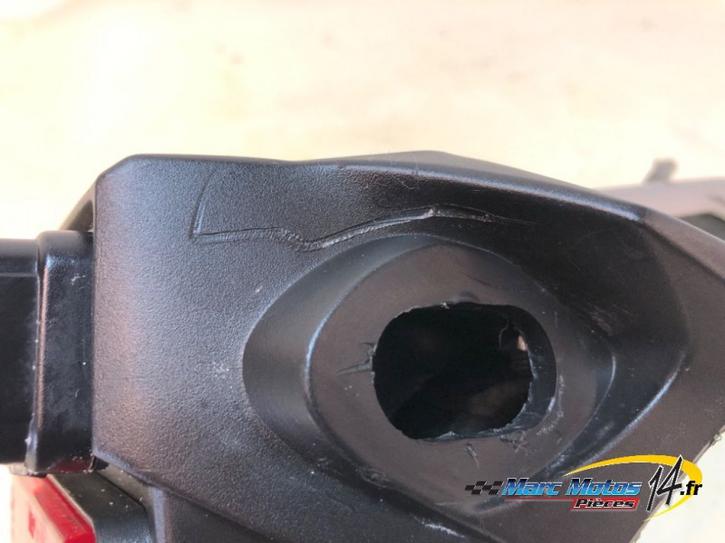 SUPPORT DE PLAQUE HONDA 750 HORNET 2023