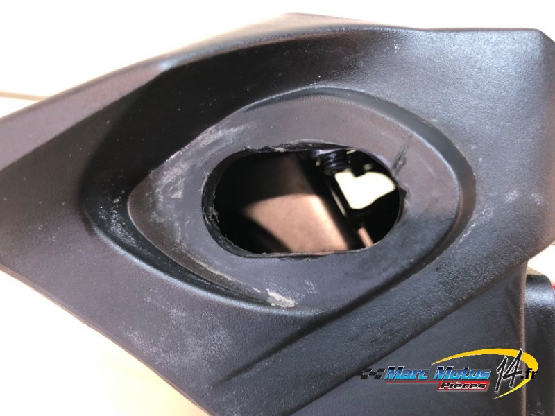 SUPPORT DE PLAQUE HONDA 750 HORNET 2023