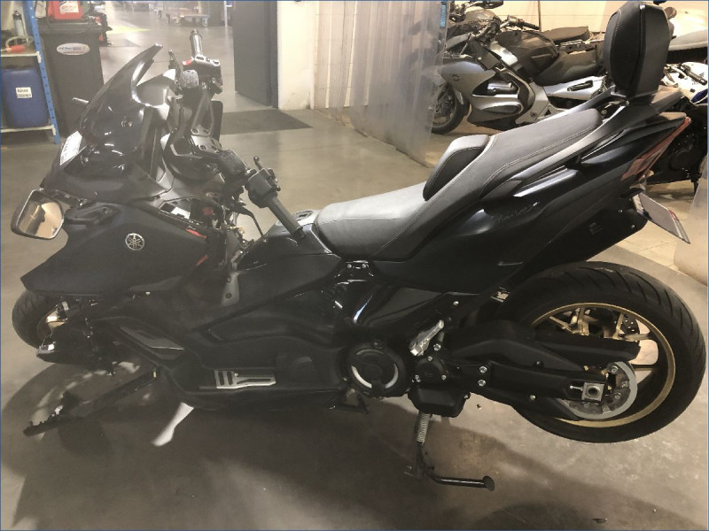 YAMAHA 560 TMAX 