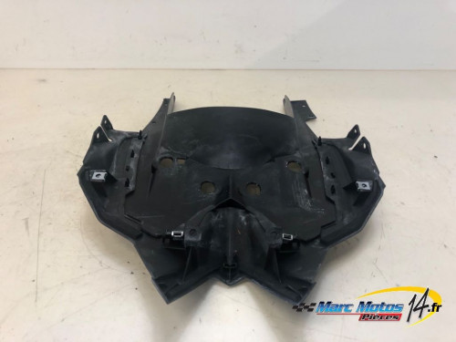 ENTOURAGE DE FEU ARRIERE YAMAHA 530 TMAX 2014