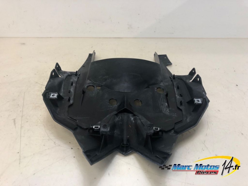 ENTOURAGE DE FEU ARRIERE YAMAHA 530 TMAX 2014
