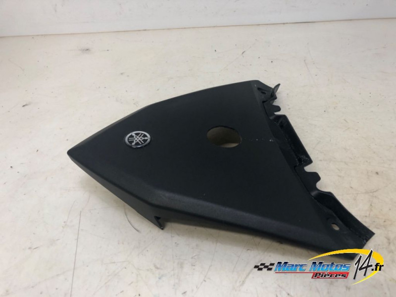 JONCTION ARRIERE DE CACHES LATERAUX YAMAHA 530 TMAX 2014