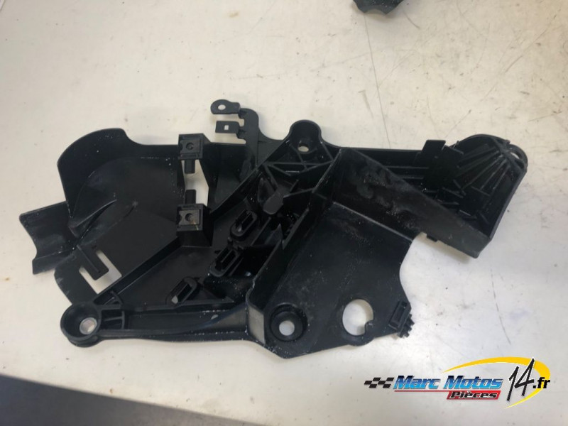 PLASTIQUES ET CAOUTCHOUCS DIVERS YAMAHA 530 TMAX 2014