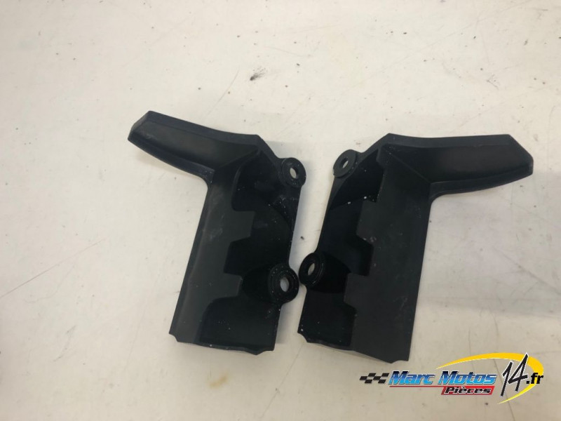 PLASTIQUES ET CAOUTCHOUCS DIVERS YAMAHA 530 TMAX 2014