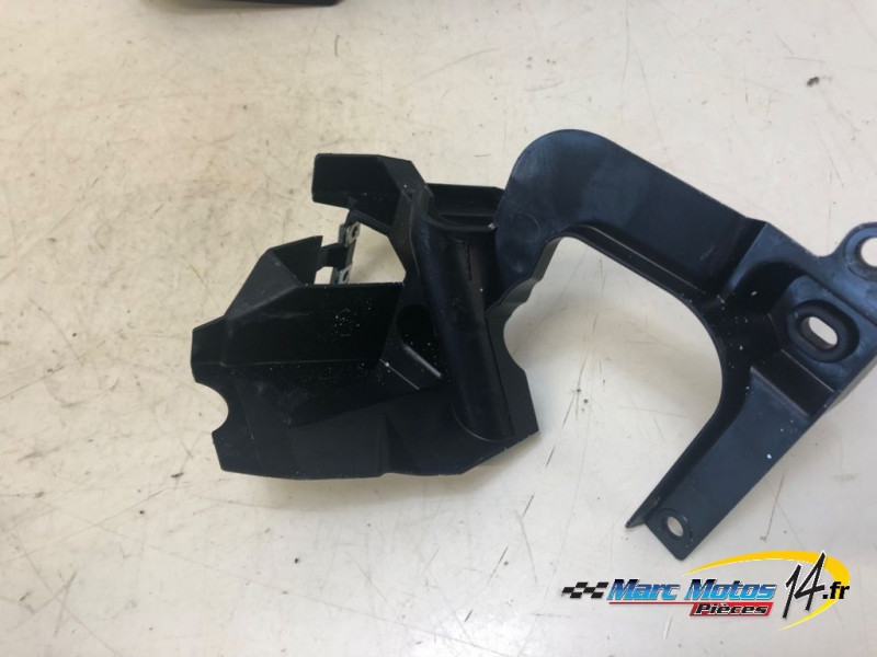 PLASTIQUES ET CAOUTCHOUCS DIVERS YAMAHA 530 TMAX 2014