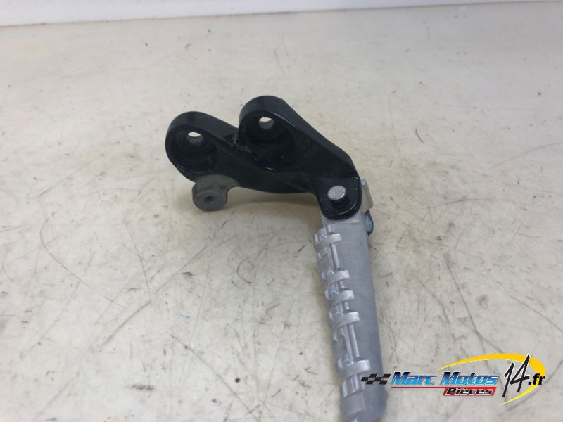 PLATINE ARRIERE DROITE YAMAHA 530 TMAX 2014