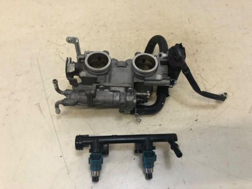 RAMPE D'INJECTION YAMAHA 530 TMAX 2014