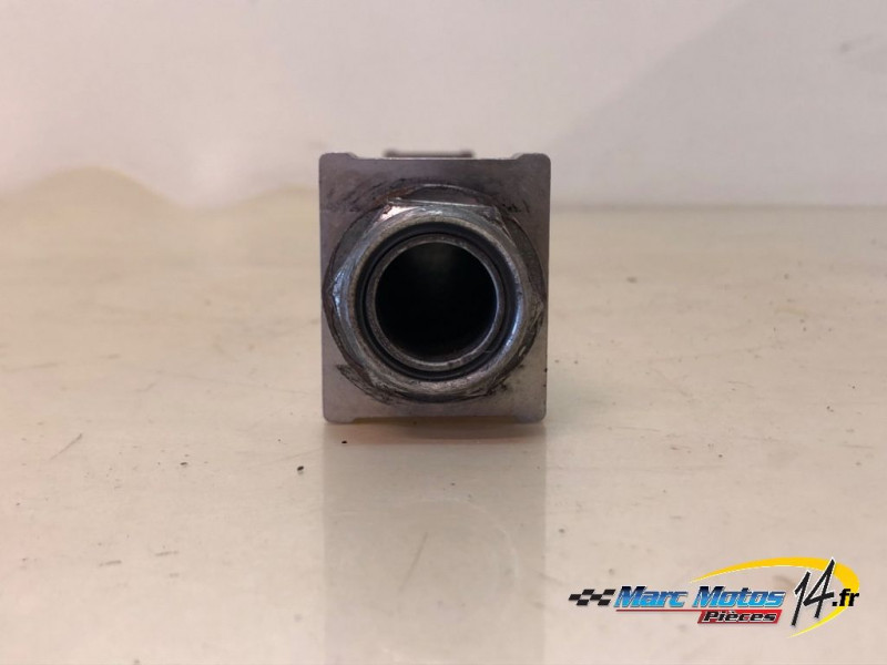 AXE DE ROUE ARRIERE APRILIA 1100 TUONO V4 FACTORY 2015