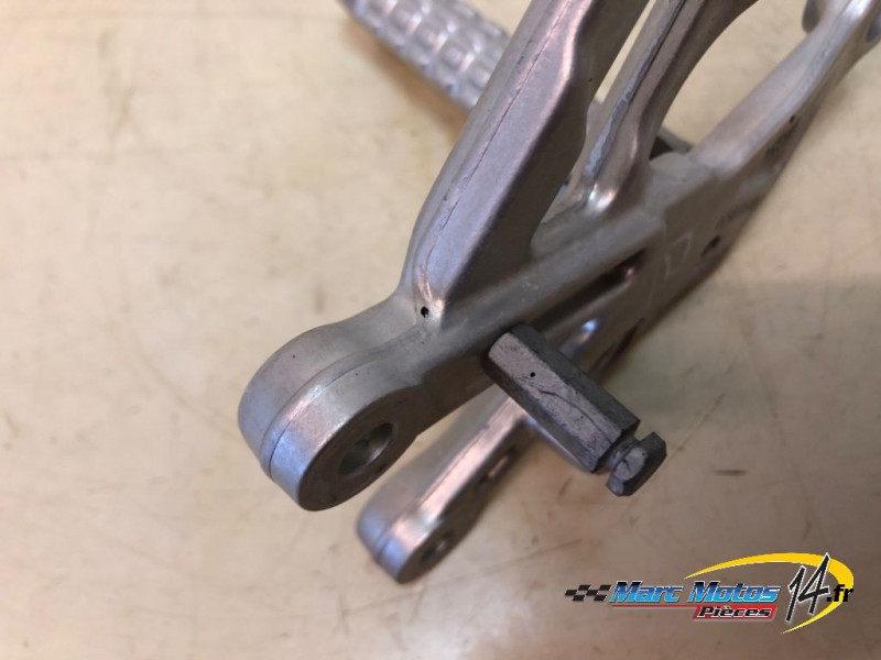 PLATINE AVANT DROITE APRILIA 1100 TUONO V4 FACTORY 2015