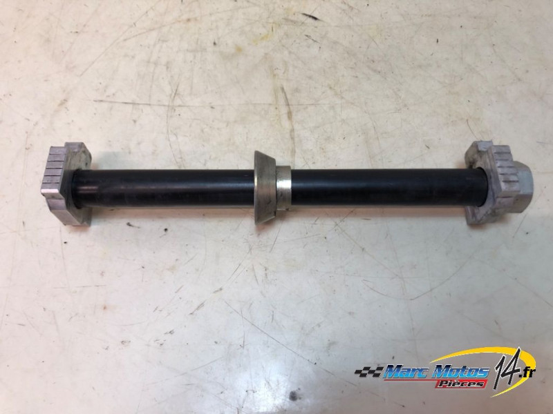 AXE DE ROUE ARRIERE KTM 890 DUKE R 2023