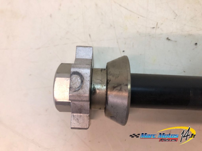 AXE DE ROUE ARRIERE KTM 890 DUKE R 2023