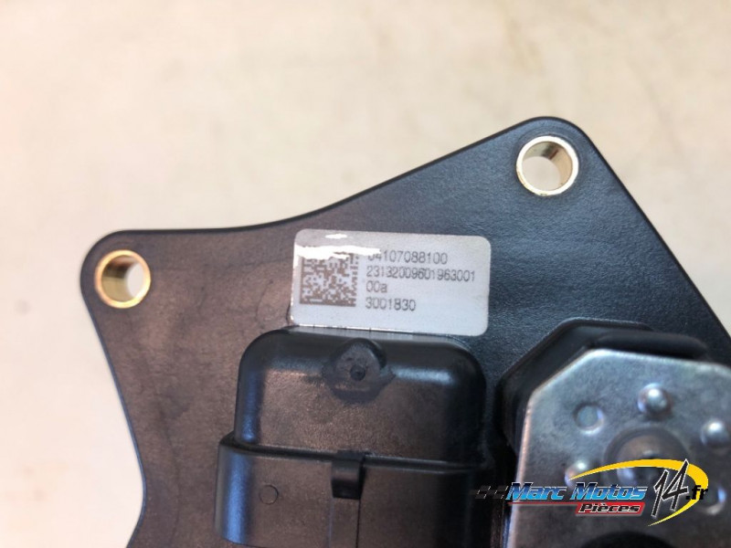 POMPE A ESSENCE KTM 890 DUKE R 2023