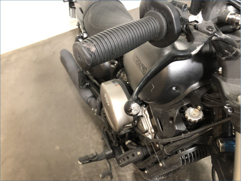 HYOSUNG 125 BOBBER 