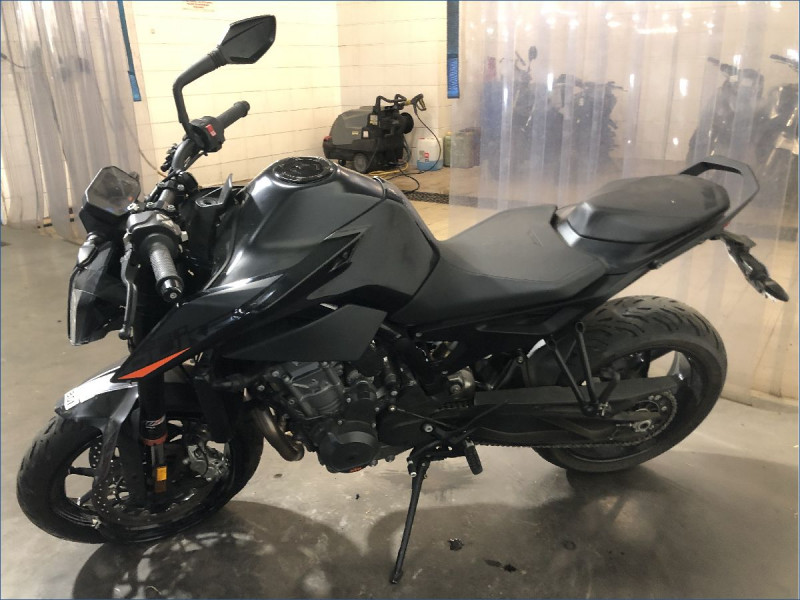 KTM 890 DUKE 