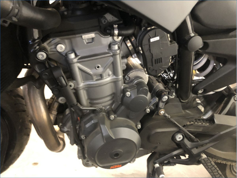 KTM 890 DUKE 