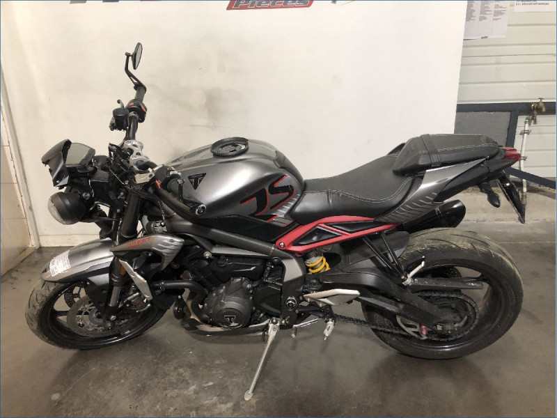 TRIUMPH 765 STREET TRIPLE RS