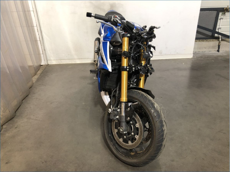 SUZUKI 750 GSR 