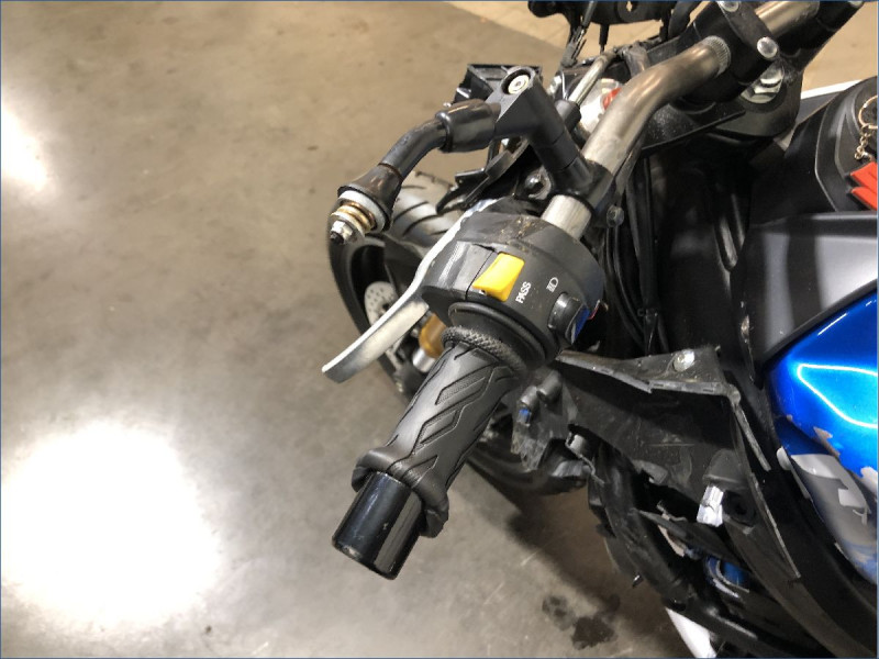 SUZUKI 750 GSR 