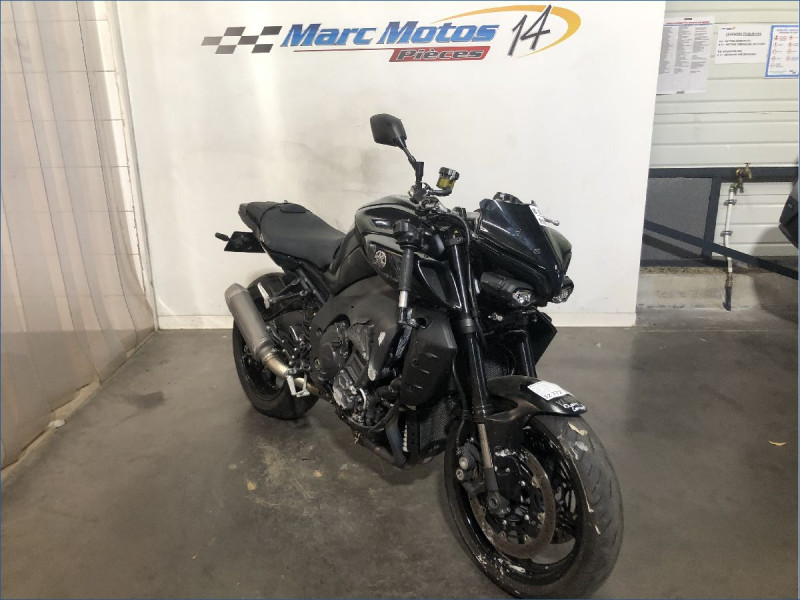YAMAHA MT10 