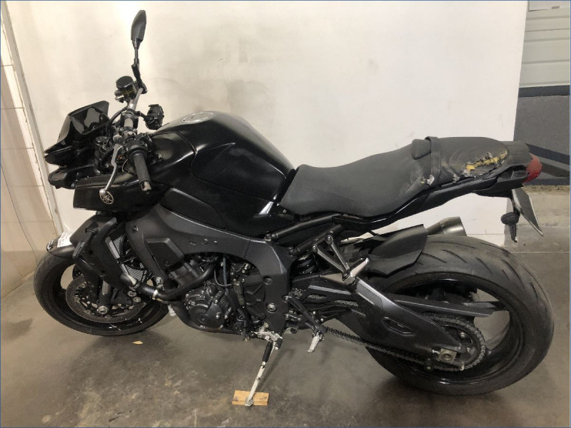 YAMAHA MT10 