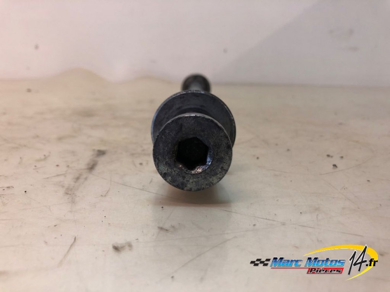AXE DE ROUE ARRIERE KAWASAKI 1200 ZRX S 2003
