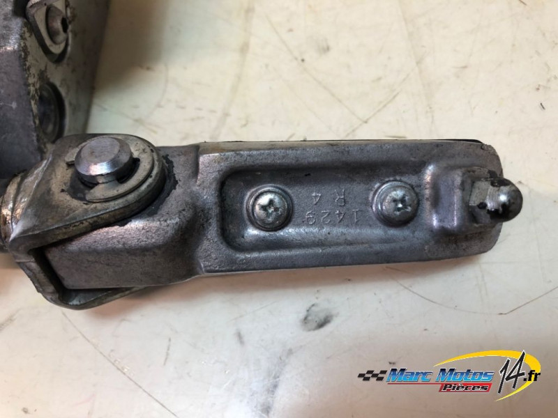 PLATINE AVANT DROITE KAWASAKI 1200 ZRX S 2003