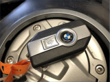 BMW F900XR TRIPLE BLACK A2