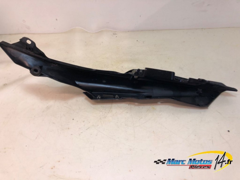 CACHE LATERAL DROIT YAMAHA MT07 ABS A2 2023