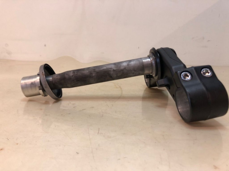TE DE FOURCHE INFERIEUR YAMAHA MT07 ABS A2 2023