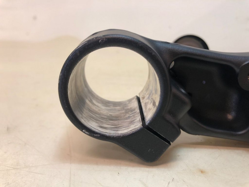 TE DE FOURCHE INFERIEUR YAMAHA MT07 ABS A2 2023