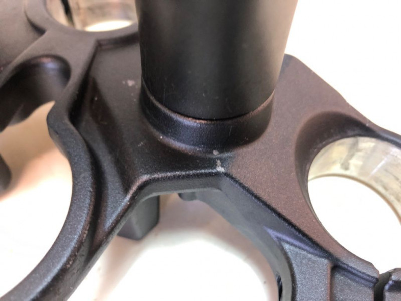 TE DE FOURCHE SUPERIEUR YAMAHA MT07 ABS A2 2023