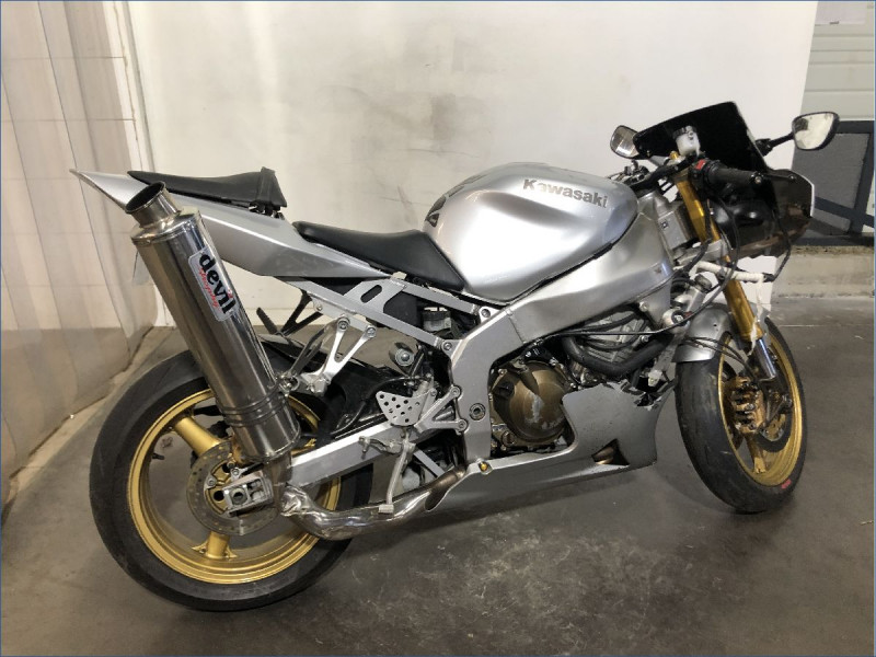 KAWASAKI ZX6R 