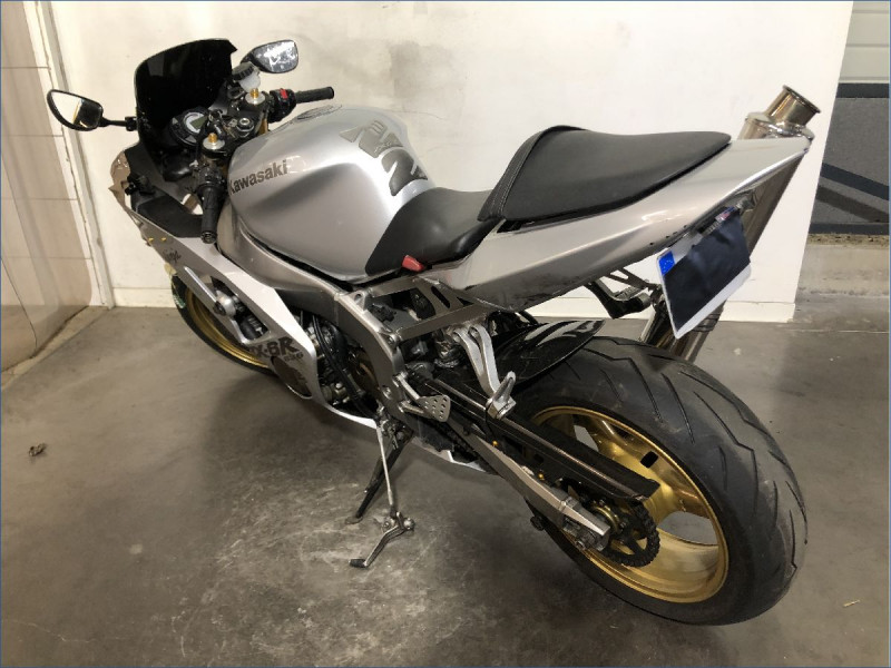KAWASAKI ZX6R 