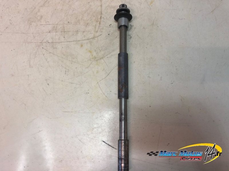 AXE DE ROUE ARRIERE YAMAHA 500 TMAX 2007