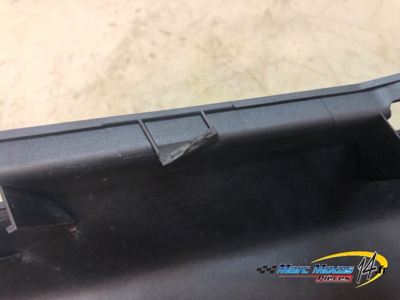 CACHE LATERAL GAUCHE YAMAHA 500 TMAX 2007