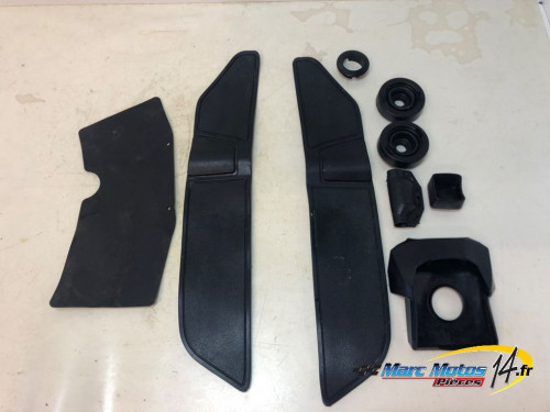 PLASTIQUES ET CAOUTCHOUCS DIVERS YAMAHA 500 TMAX 2007