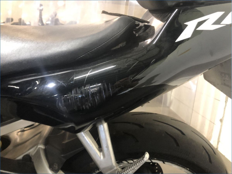YAMAHA R6 