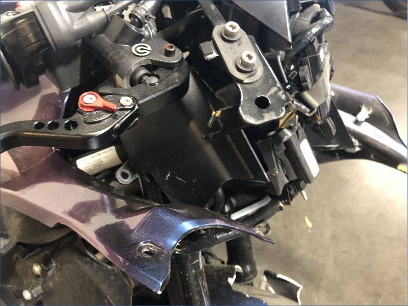 YAMAHA R7 