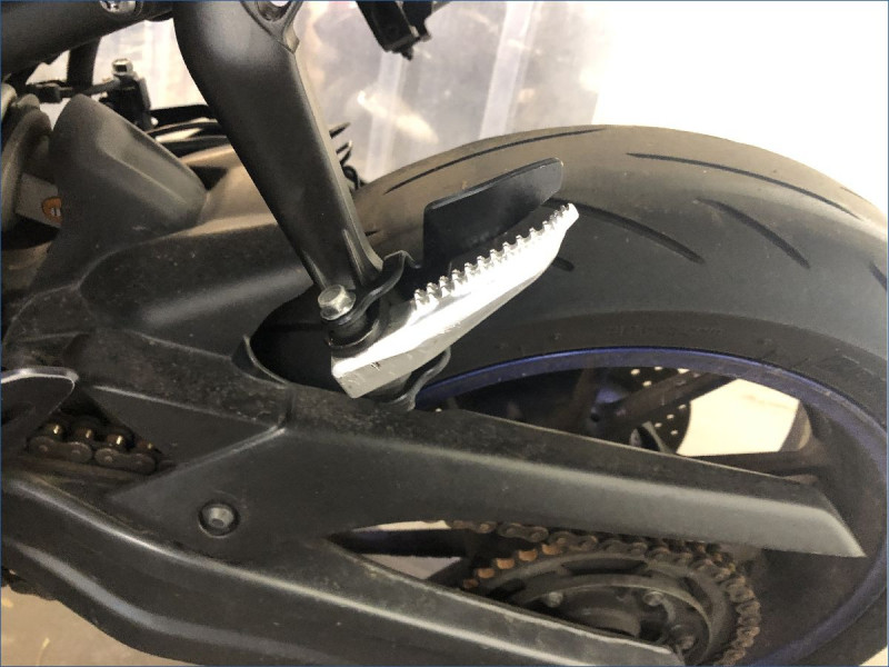 YAMAHA R7 