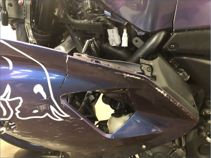 YAMAHA R7 