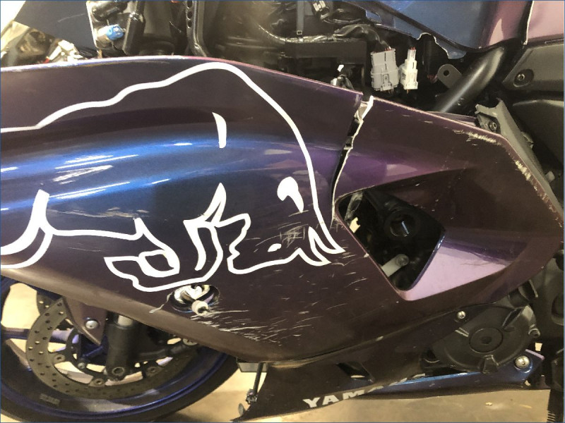 YAMAHA R7 