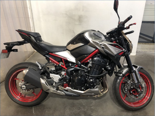 KAWASAKI Z900 