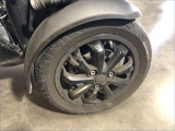 PEUGEOT 400 METROPOLIS BLACK EDITION