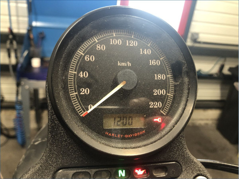 HARLEY-DAVIDSON 1200 XLN SPORTSTER NIGHTSTER 