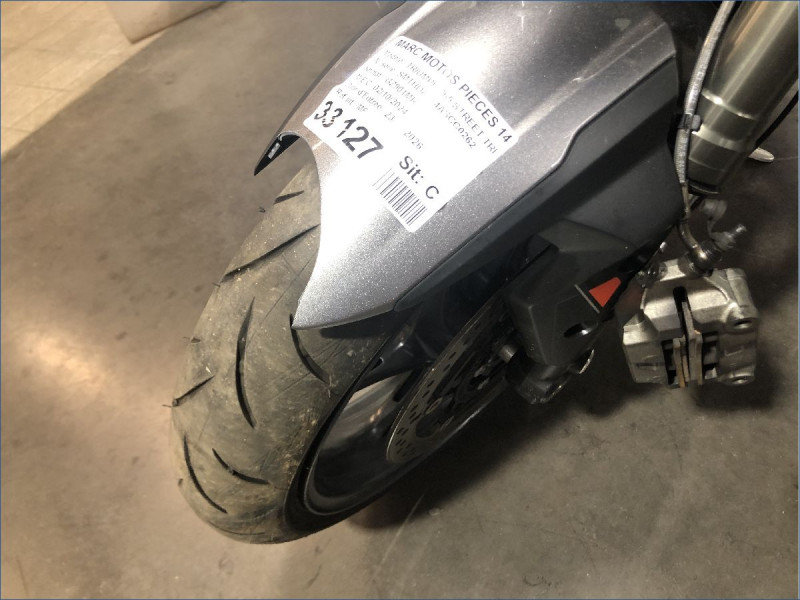 TRIUMPH 765 STREET TRIPLE RS