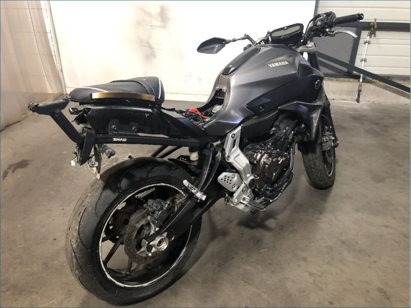 YAMAHA MT07 