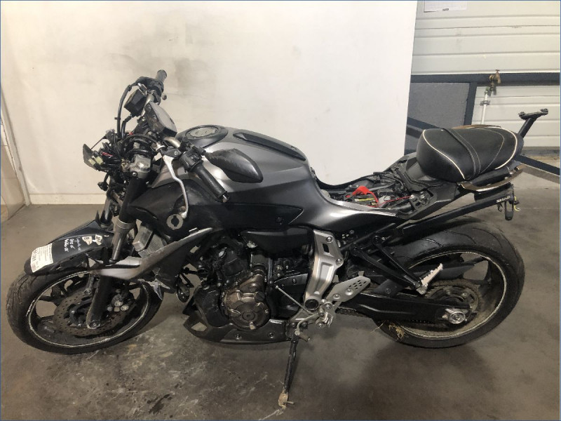 YAMAHA MT07 
