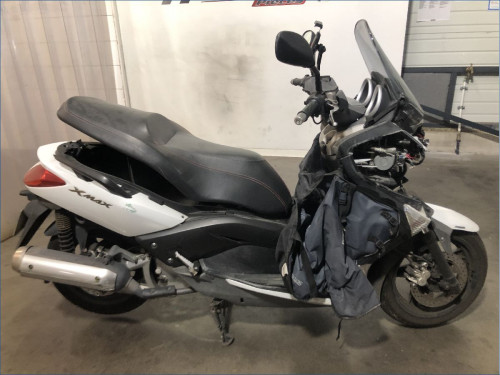 YAMAHA 125 XMAX 