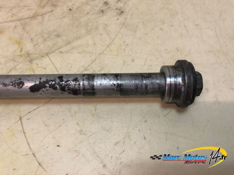 AXE DE ROUE ARRIERE HONDA 125 NSR R 1996
