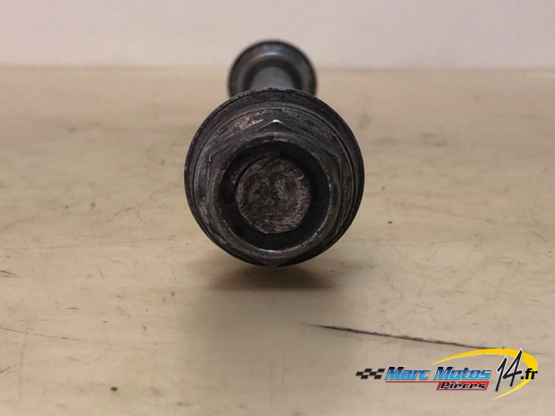 AXE DE ROUE ARRIERE HONDA 125 NSR R 1996